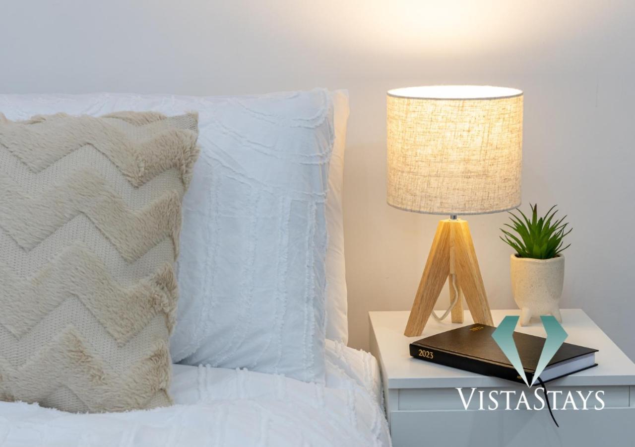 Holiday home Vista Stays: Modern 5-bedroom House With Parking In Manchester